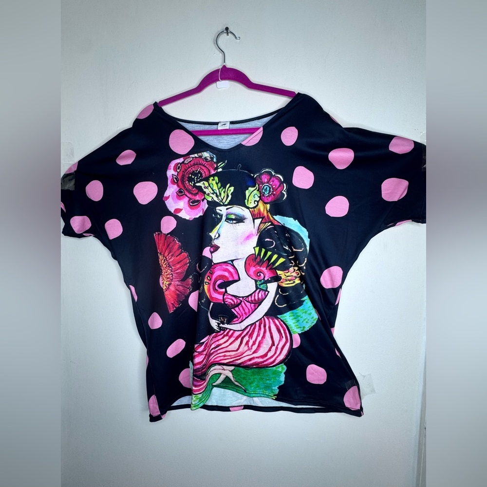 Winged goddess bat sleeve top